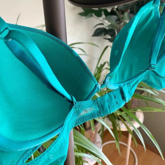 Teal green polka dots bra. Xhilaration. 36B - Picture 4 of 7